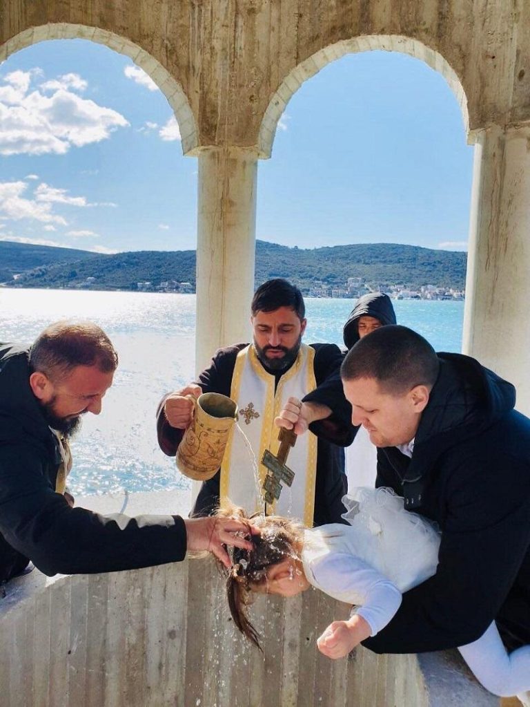 Βάπτιση σε νησί -4