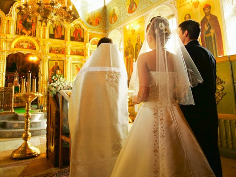 wedding-ceremony-in-church_1